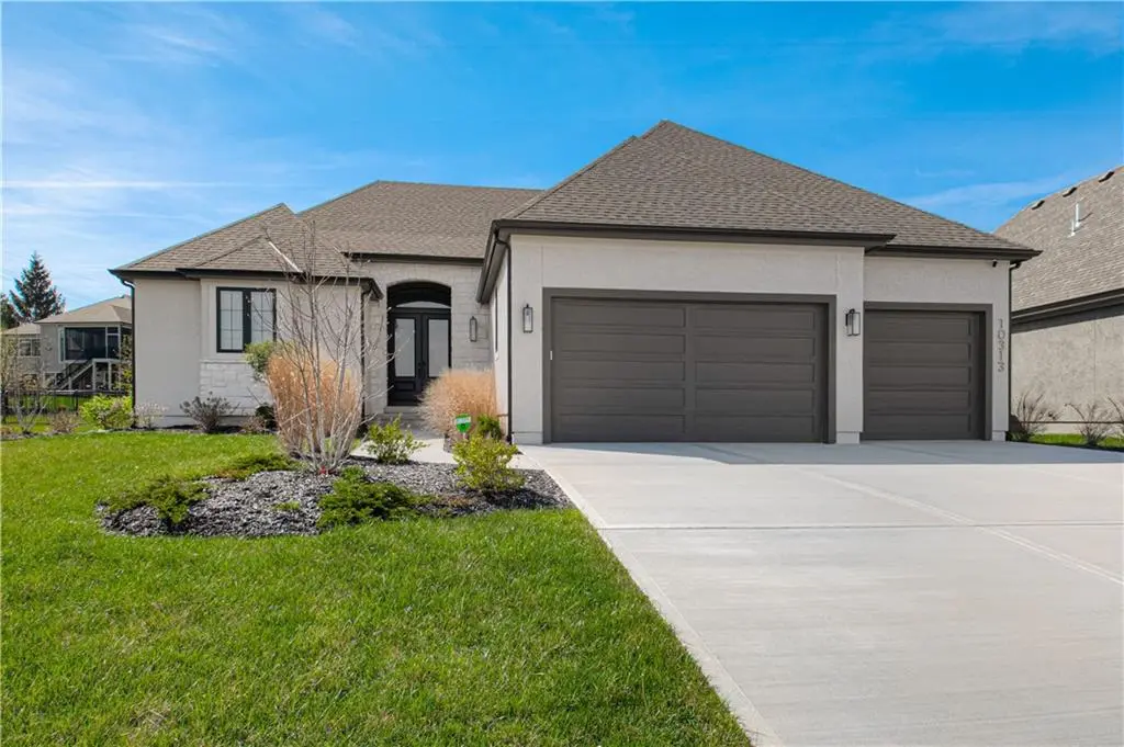 10313 W 151 PL, Overland Park, KS 66221