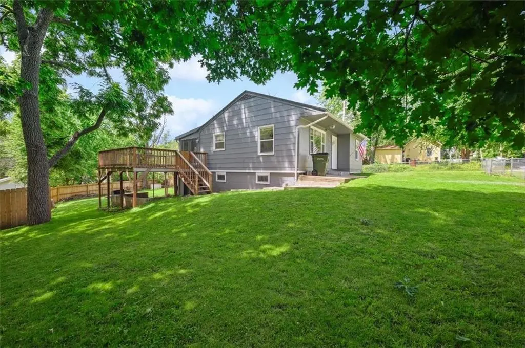 919 Walnut ST, Leavenworth, KS 66048
