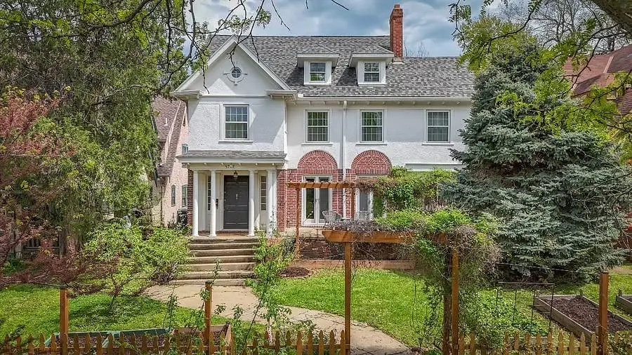 5707 Paseo BLVD, Kansas City, MO 64110
