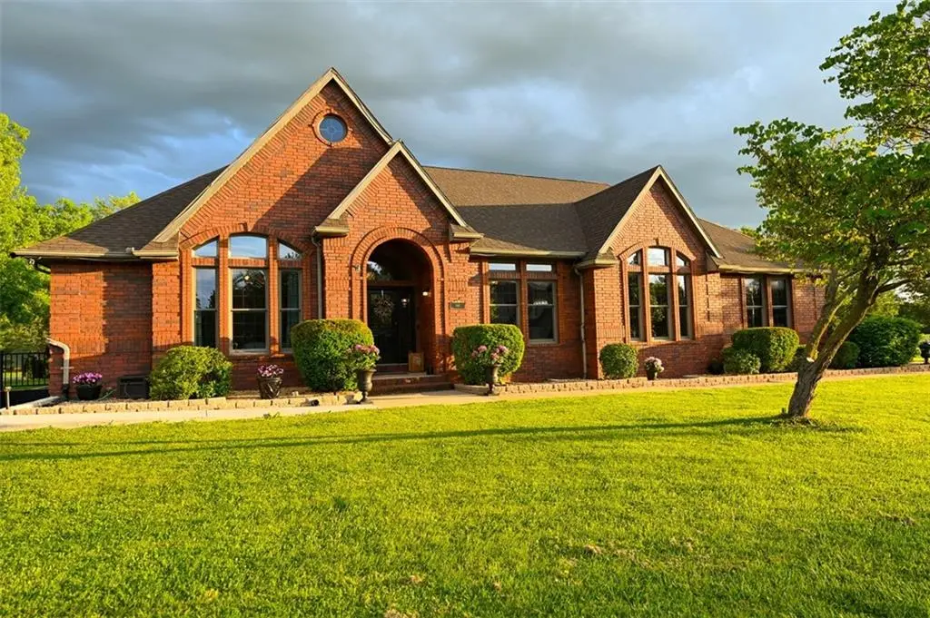 1 Shamrock DR, Lamar, MO 64759