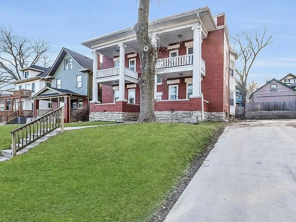 4330 Troost AVE, Kansas City, MO 64110