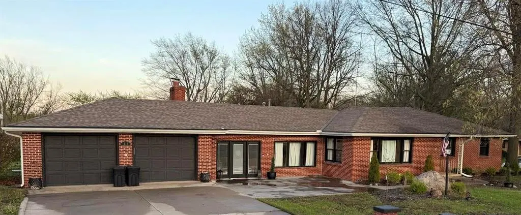 411 S Hillcrest DR, Maysville, MO 64469