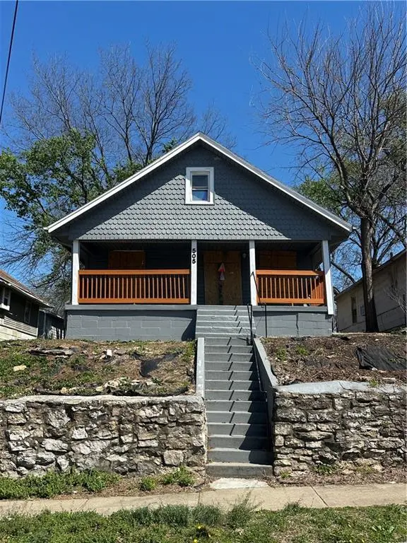 505 Wallace AVE, Kansas City, MO 64125