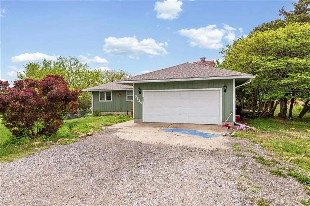 5849 Auburn RD, Topeka, KS 66610