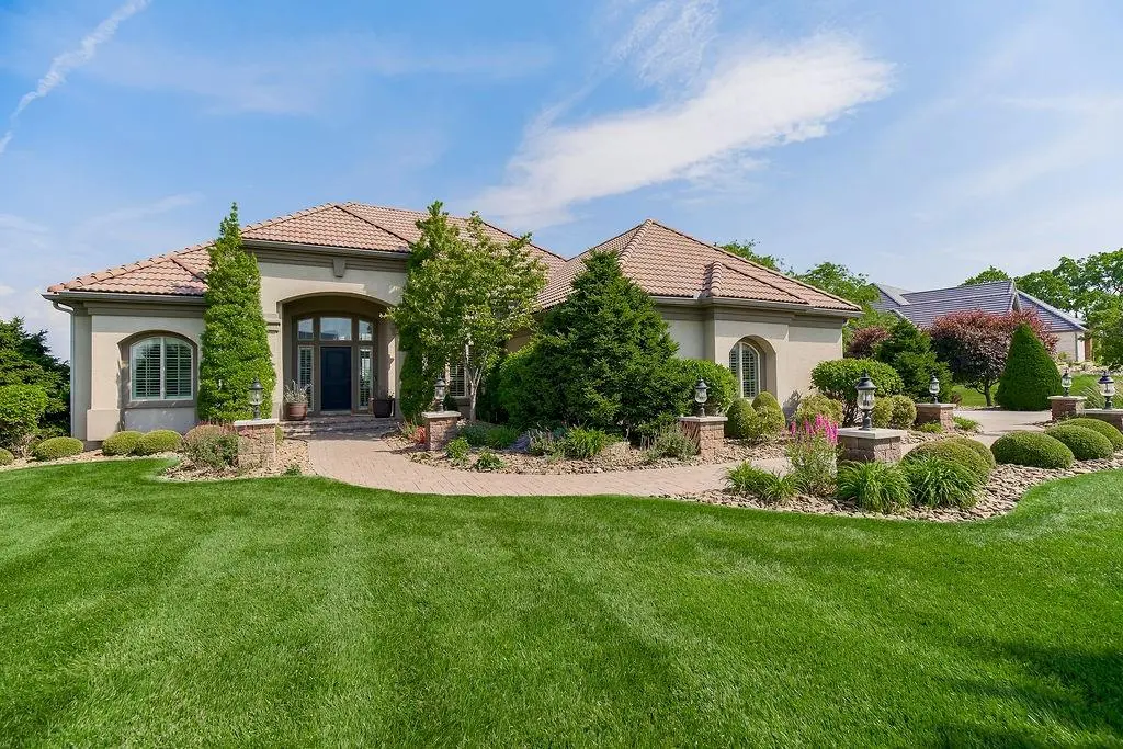 10500 NE 106th TER, Kansas City, MO 64157