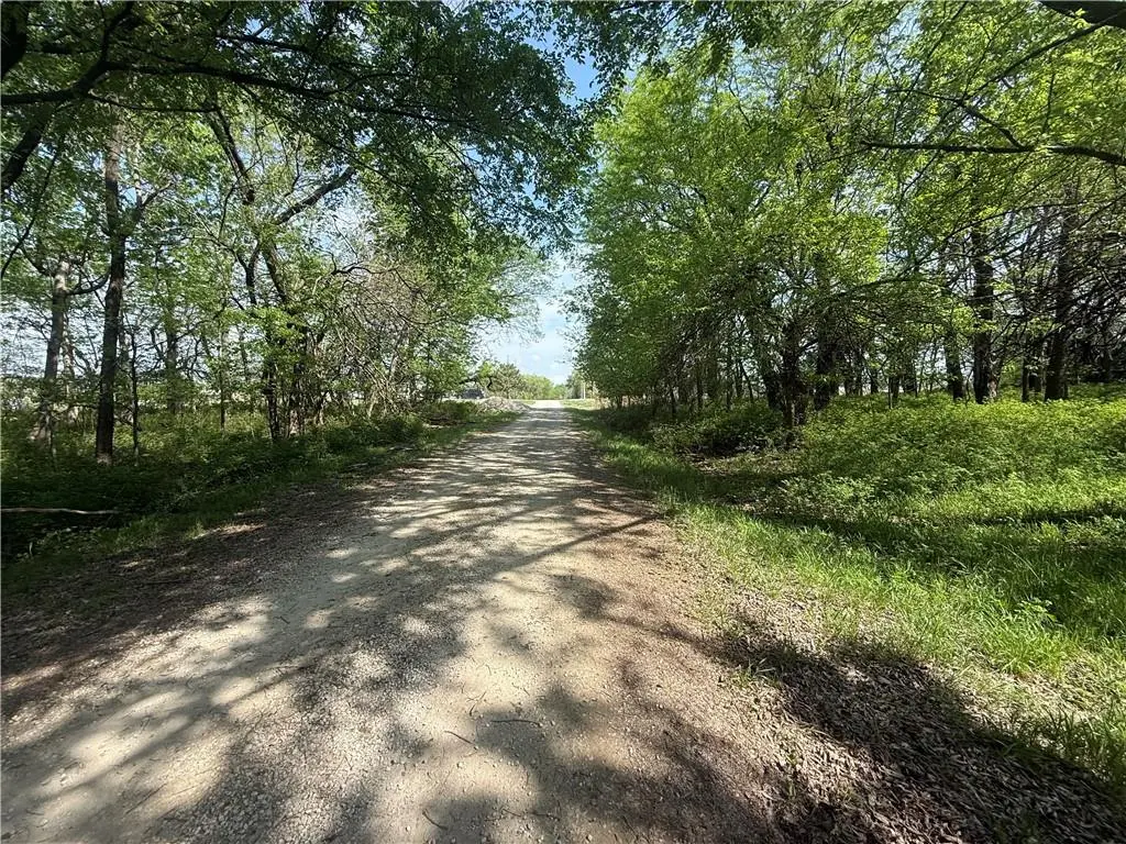 14 Black Oak DR, Linn Valley, KS 66040