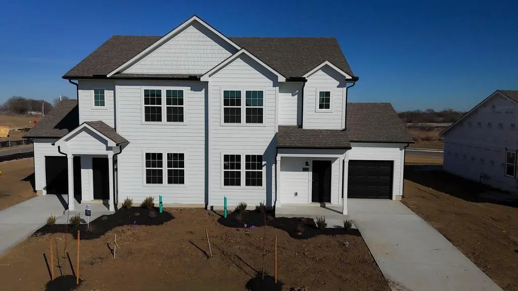 12403 S Acacia DR, Lee's Summit, MO 64086