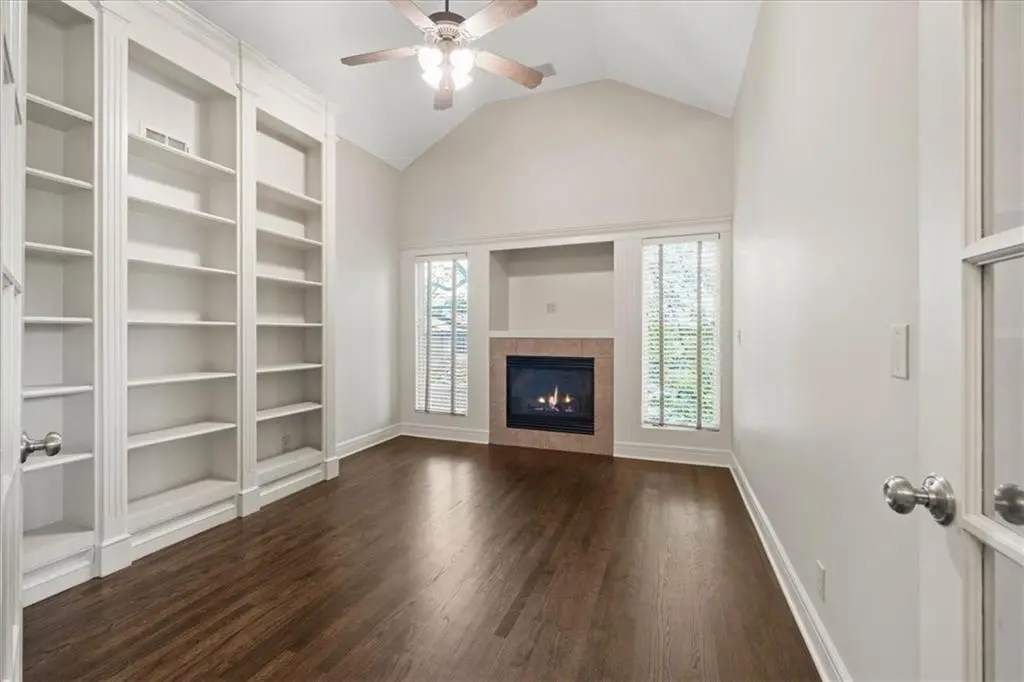 14961 S Glen Eyrie ST, Olathe, KS 66061