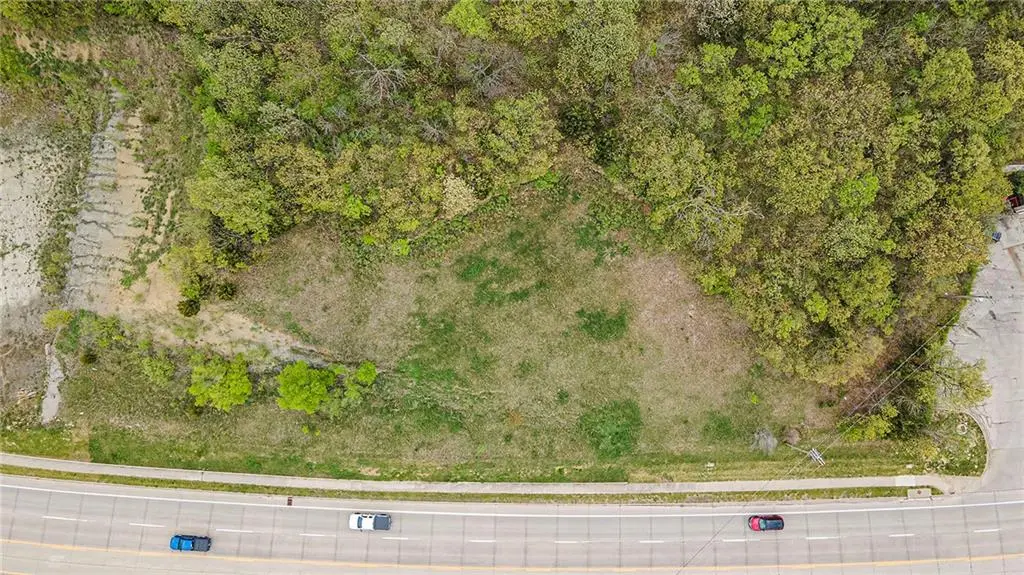 S 169 HWY, Smithville, MO 64089