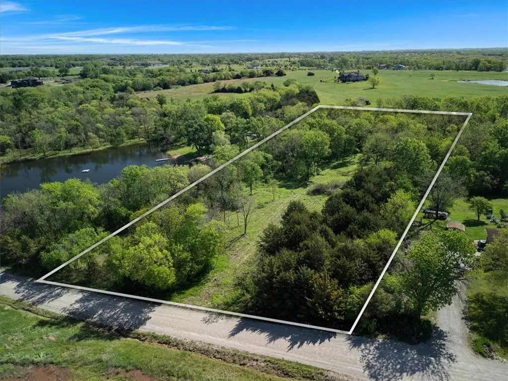12975 S Frontier RD, Olathe, KS 66061