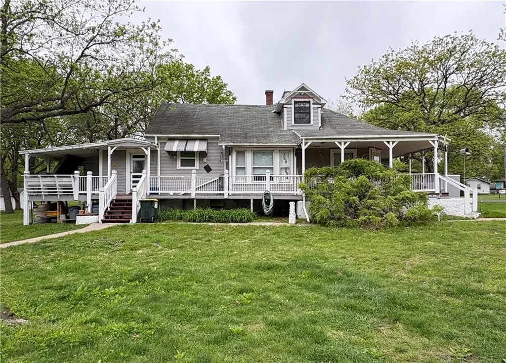 507 W Hale ST, Spring Hill, KS 66083