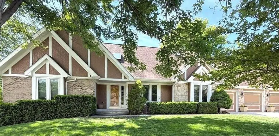 1509 Wynbrick DR, Liberty, MO 64068