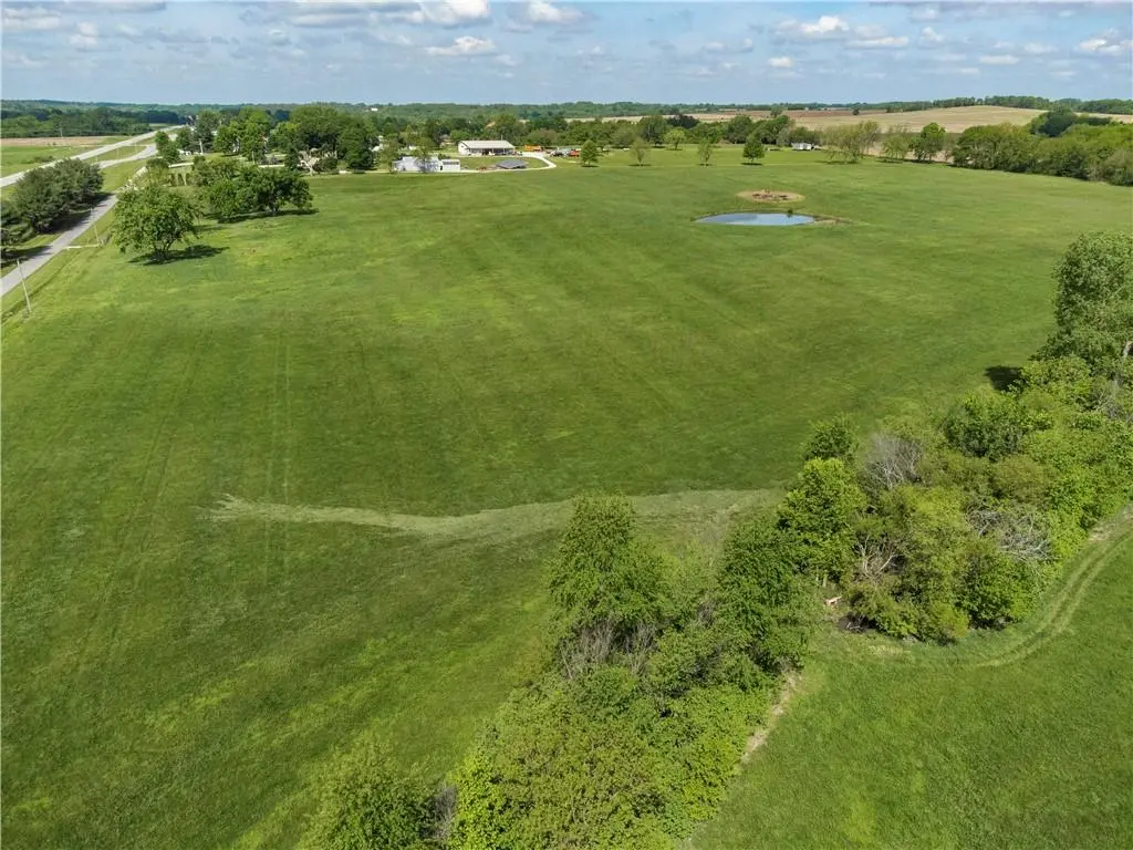 30500 E US-24 HWY, Buckner, MO 64016
