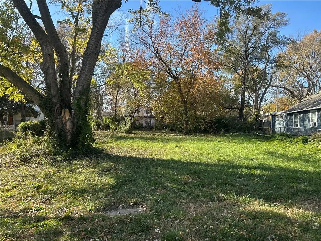 2332 Oakley AVE #W, Kansas City, MO 64127