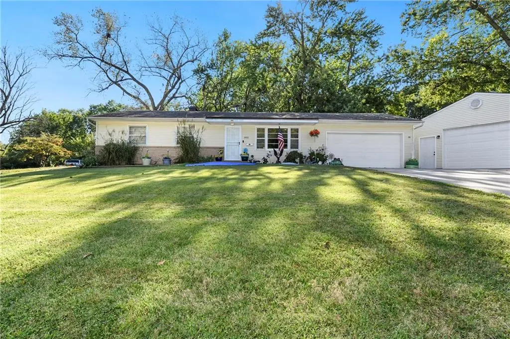 8855 E 53rd TER, Raytown, MO 64133