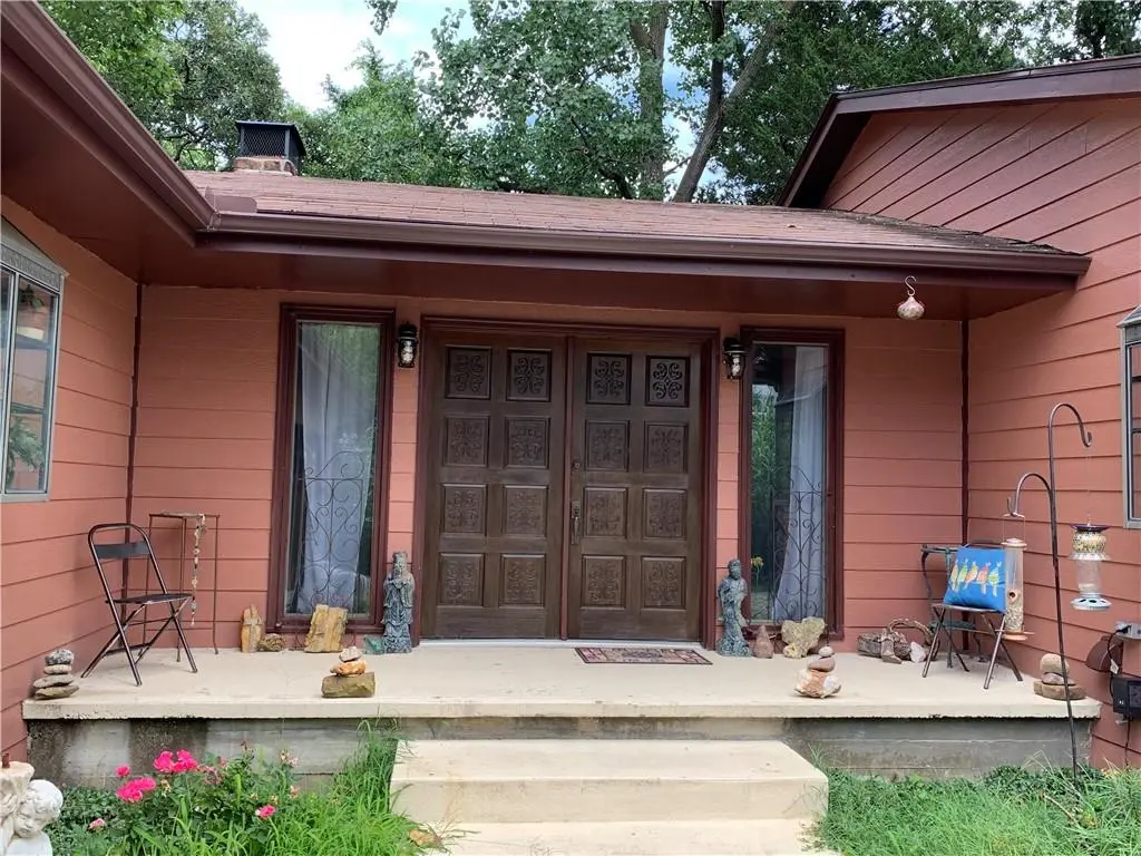 14293 E Quail RD, Nevada, MO 64772