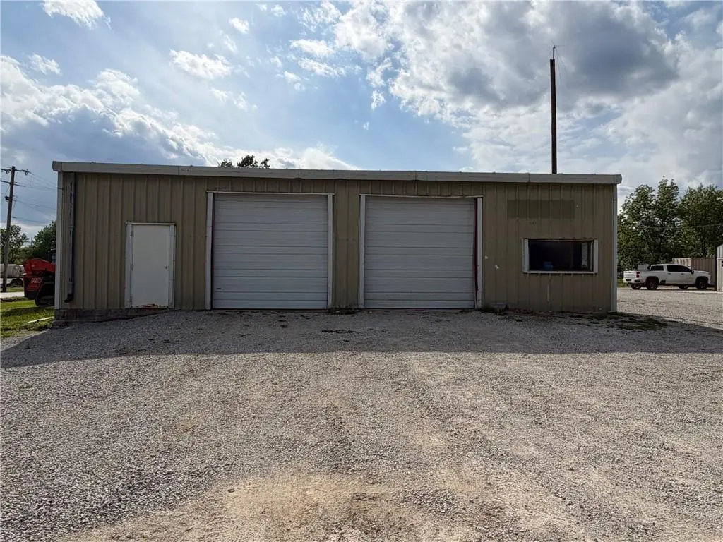 410 S Main ST, Archie, MO 64725