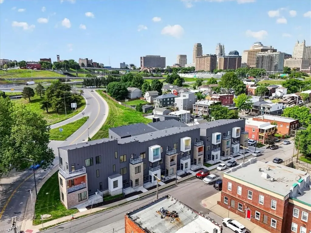 1025 Pacific ST, Kansas City, MO 64106
