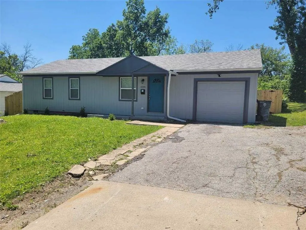 4006 Vineyard RD, Kansas City, MO 64130