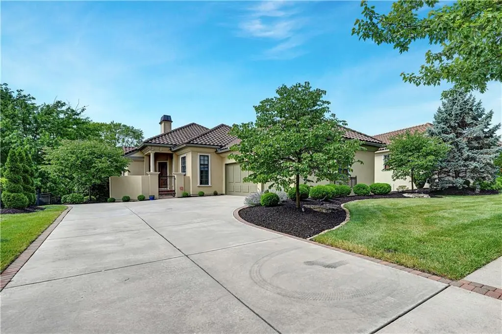 3313 W 138th ST, Leawood, KS 66224