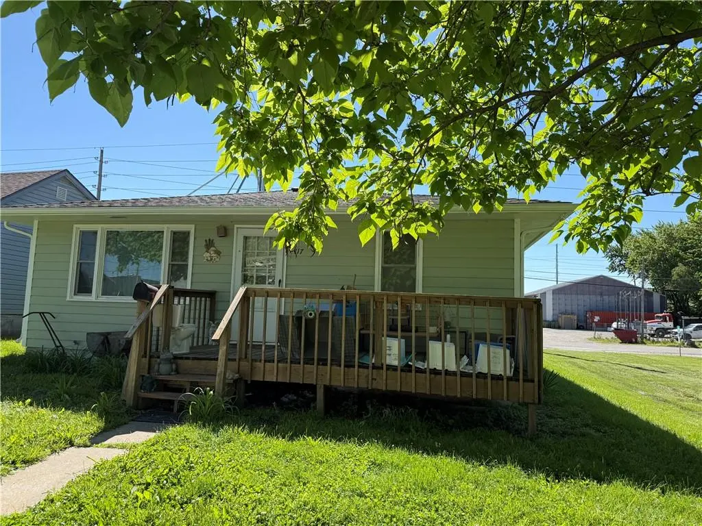 117 N Boardman ST, Pleasant Hill, MO 64080