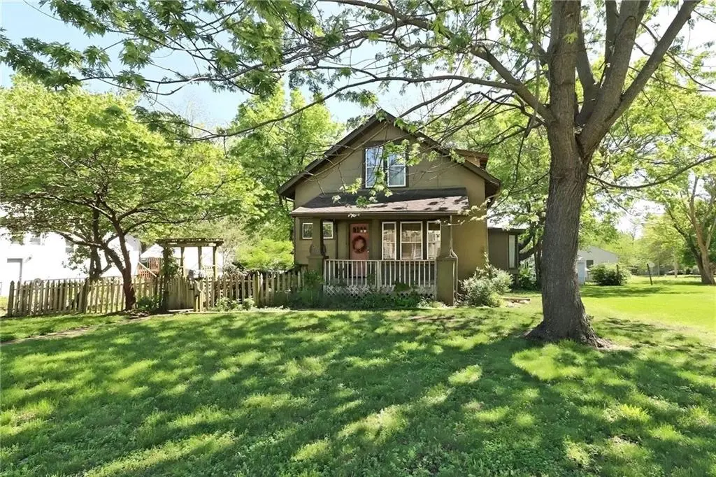 301 W Washington ST, Harrisonville, MO 64701
