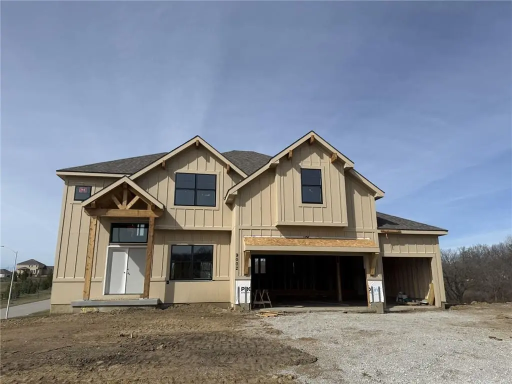 9002 N Denver AVE, Kansas City, MO 64156