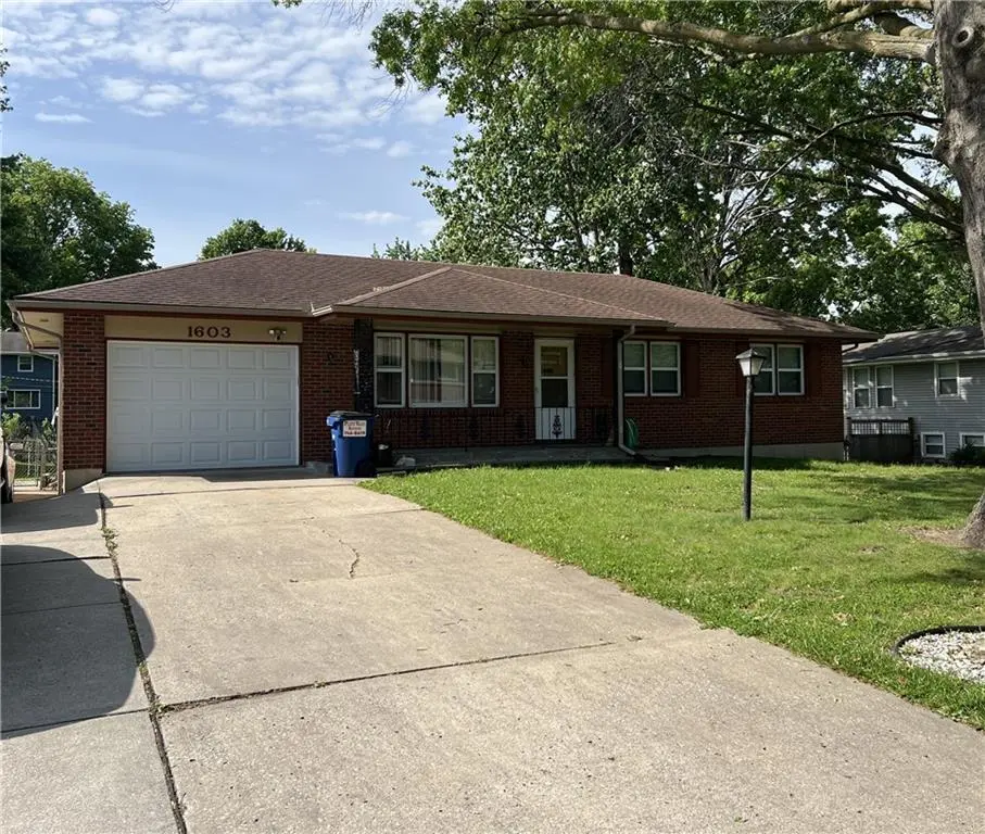 1603 NE 75th ST, Gladstone, MO 64118