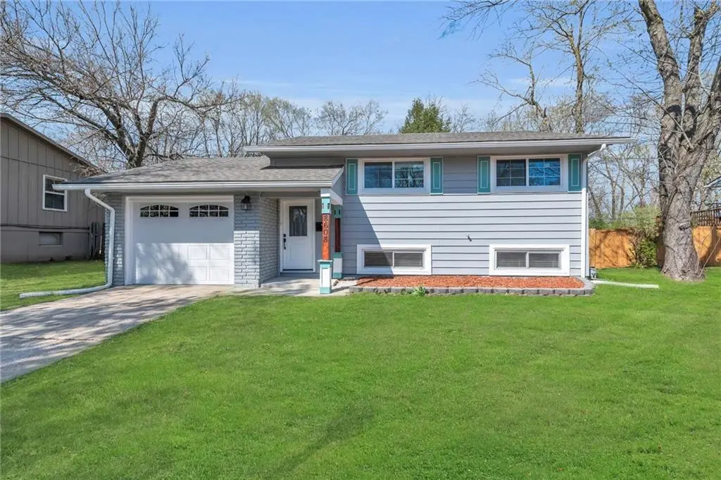 8608 E 91st ST, Kansas City, MO 64138