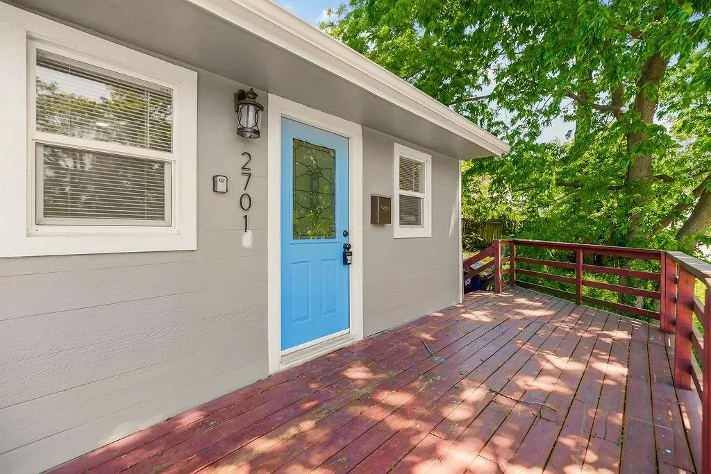 2701 Oakley AVE, Kansas City, MO 64128