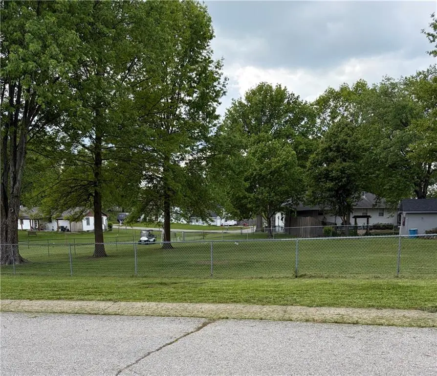 1103 N Doniphan ST, Lawson, MO 64062