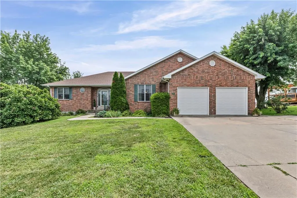 819 Pryor ST, Iola, KS 66749