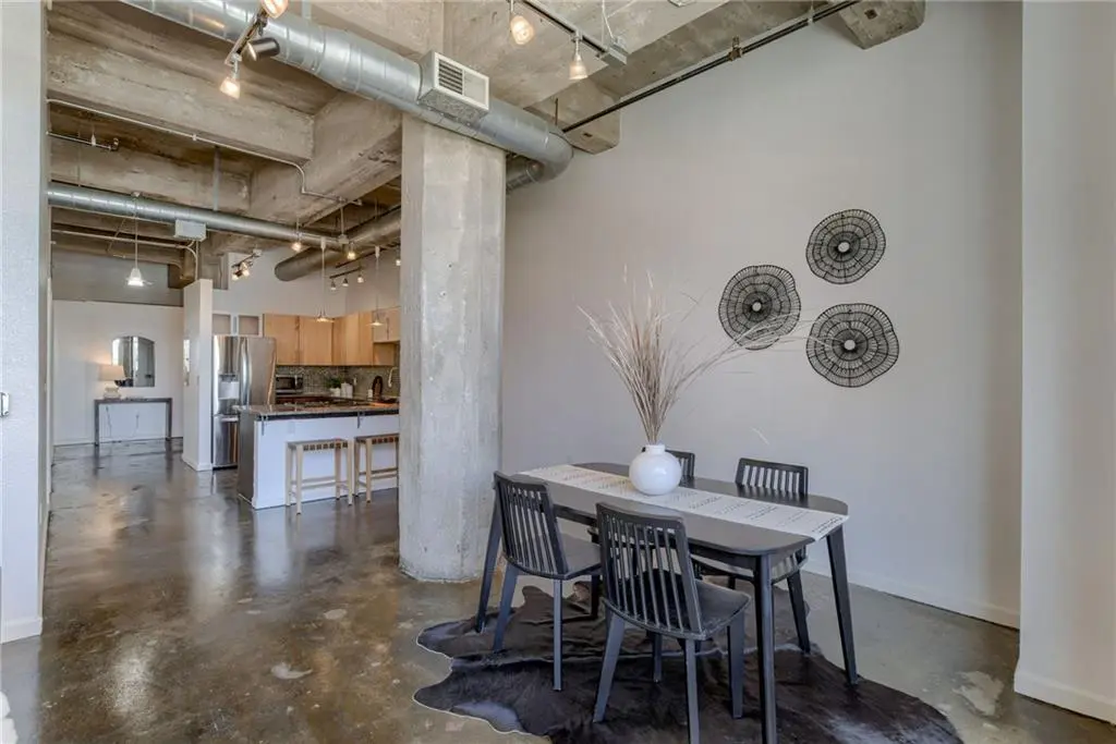 321 W 7th ST #306, Kansas City, MO 64105