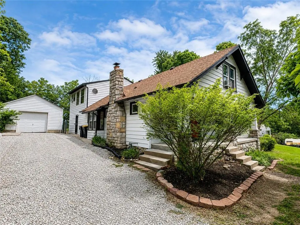 9214 Chestnut AVE, Kansas City, MO 64132
