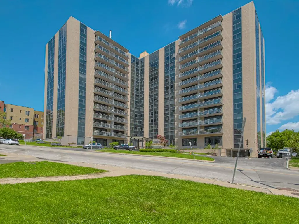 4545 Wornall RD #208, Kansas City, MO 64111