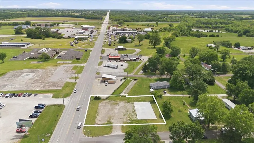1303 East ST, Iola, KS 66749