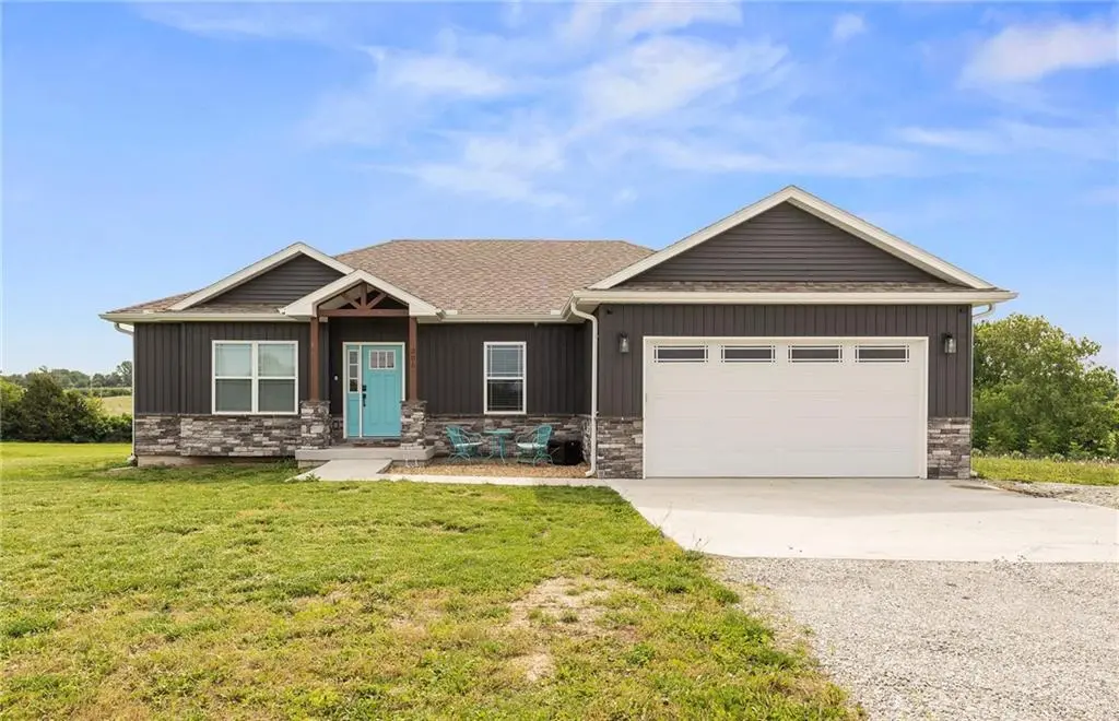 305 SW 11th RD, Warrensburg, MO 64093