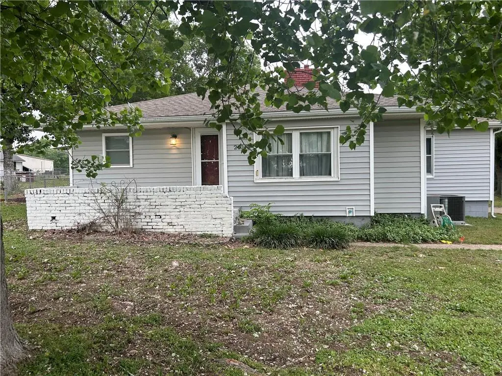 2404 Morgan ST, Coffeyville, KS 67337