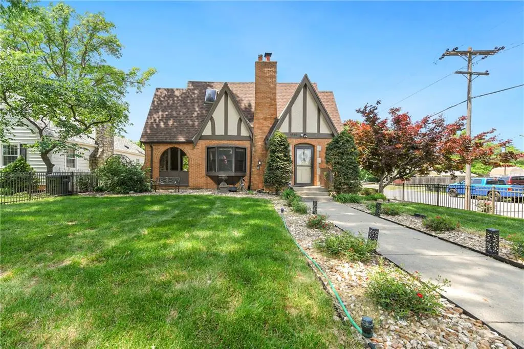 1500 S Broadway ST, Leavenworth, KS 66048