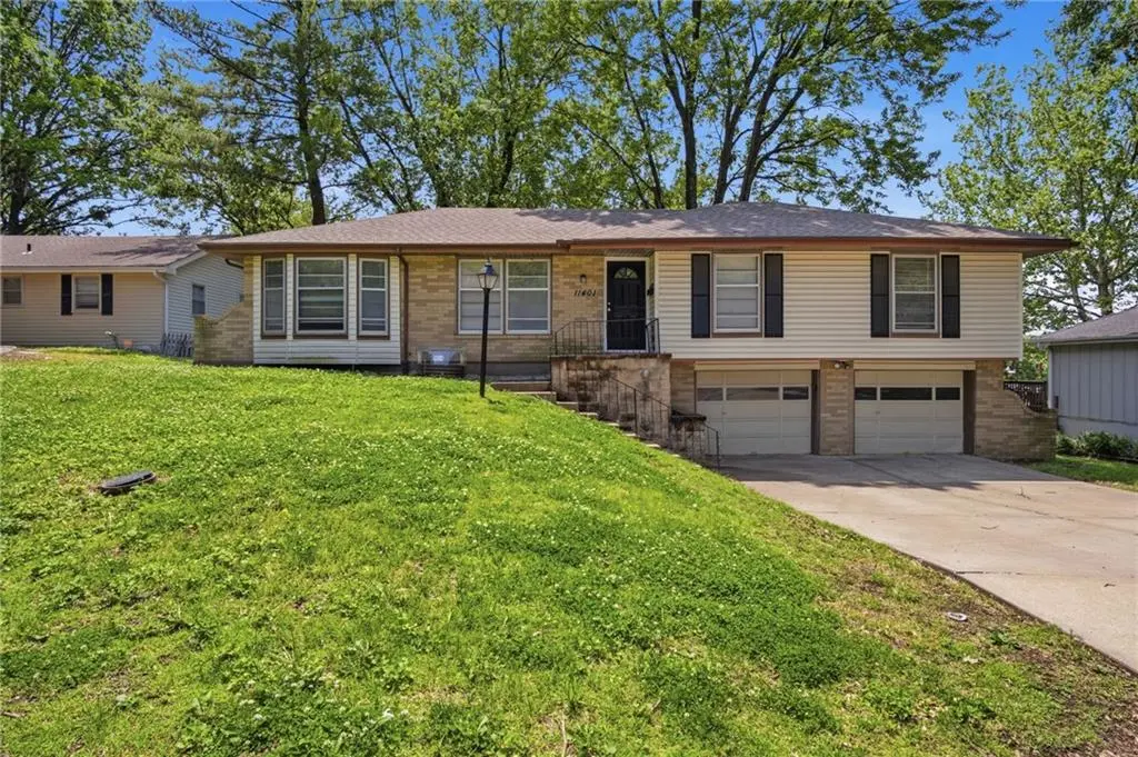 11401 E 61st TER, Raytown, MO 64133