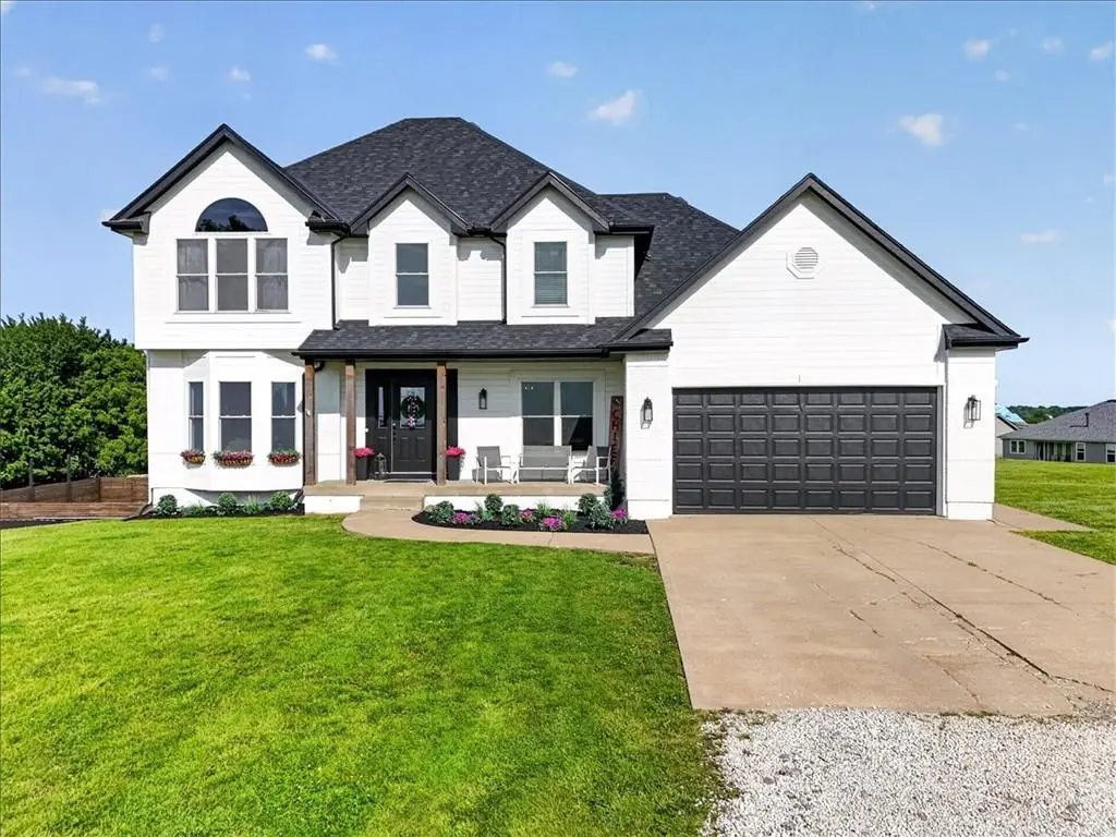 715 S Minter RD, Grain Valley, MO 64029