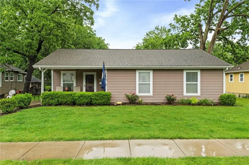727 S Sycamore ST, Ottawa, KS 66067