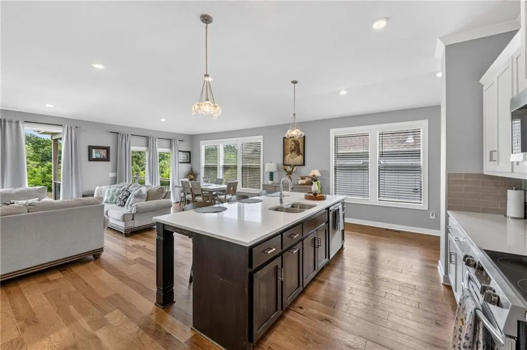 7029 N Cambridge AVE, Kansas City, MO 64119