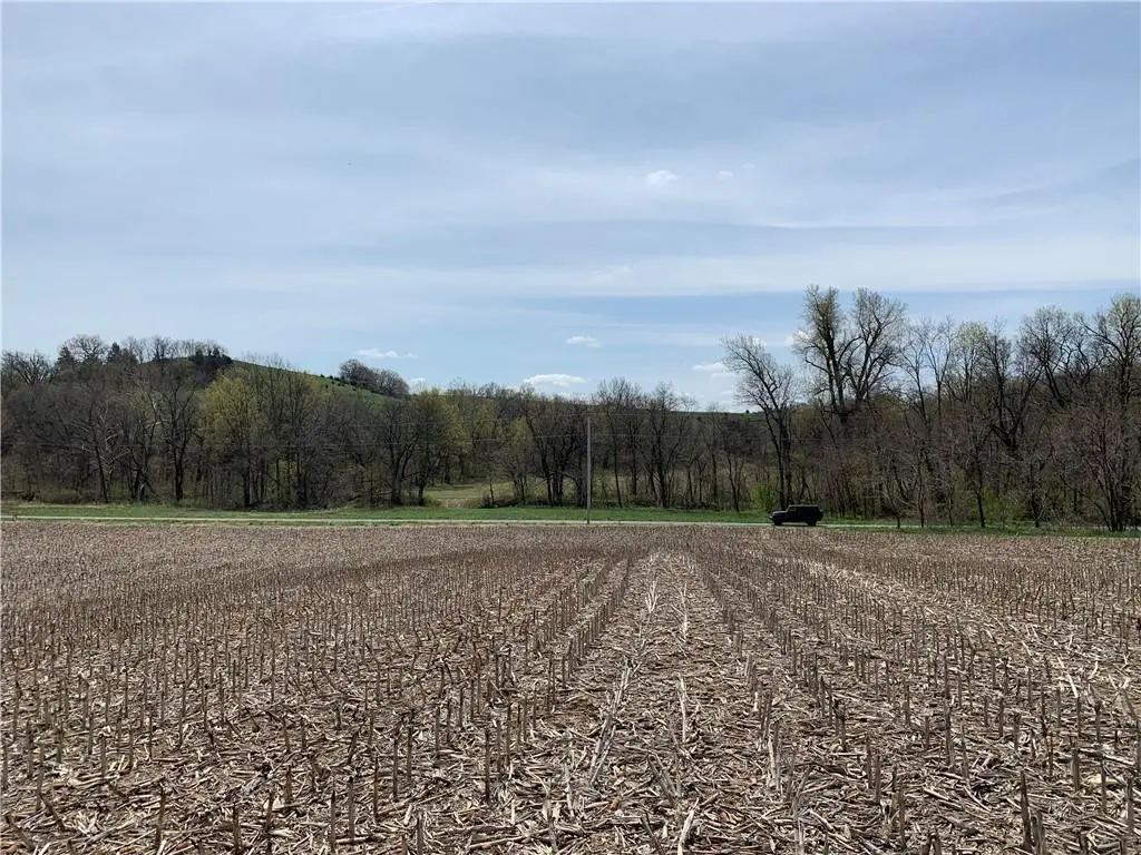 18747 242nd RD, Atchison, KS 66002