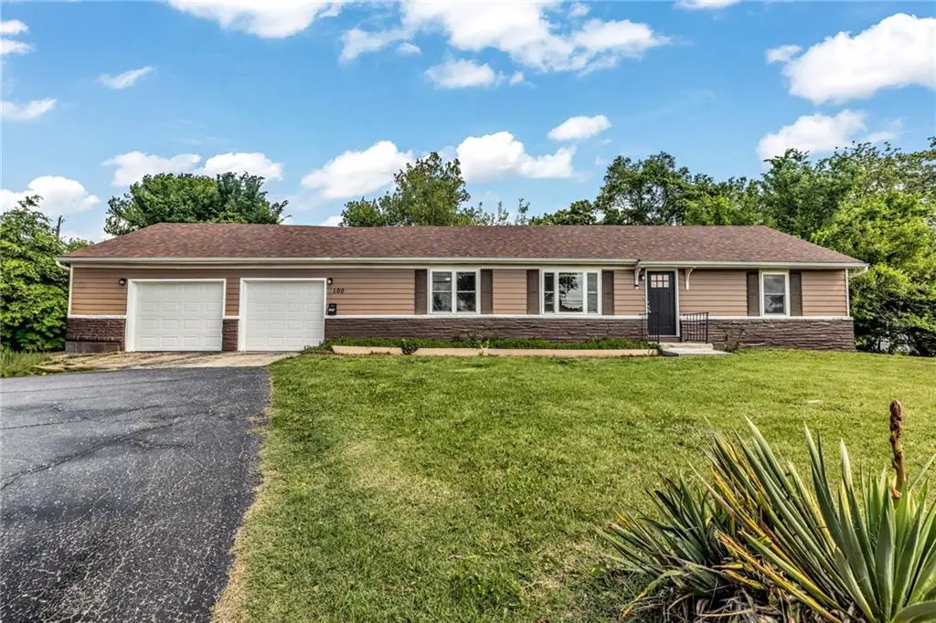 100 W 99th ST, Kansas City, MO 64114