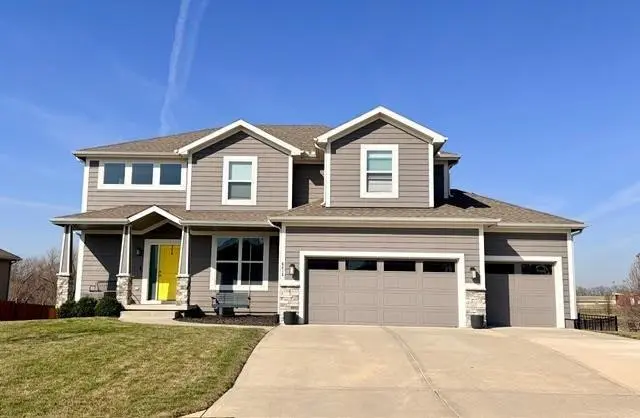 6416 N 142nd ST, Basehor, KS 66007