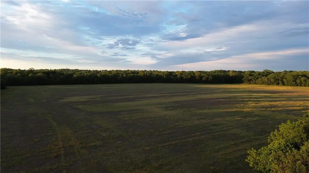 Stewart LN, Paola, KS 66071