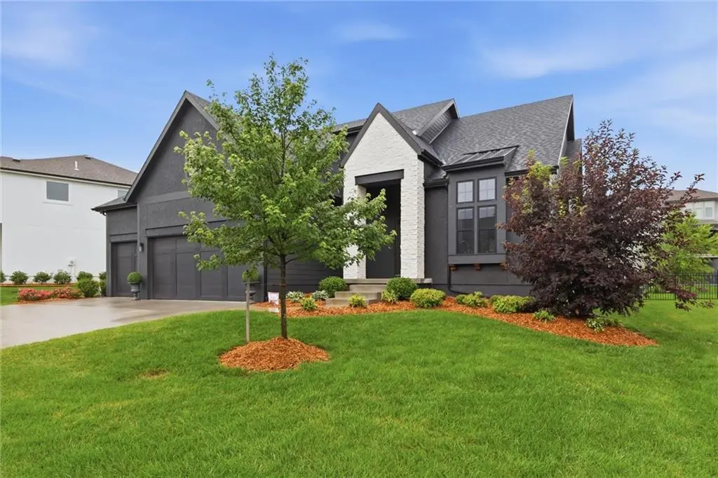 17732 Eby ST, Overland Park, KS 66013