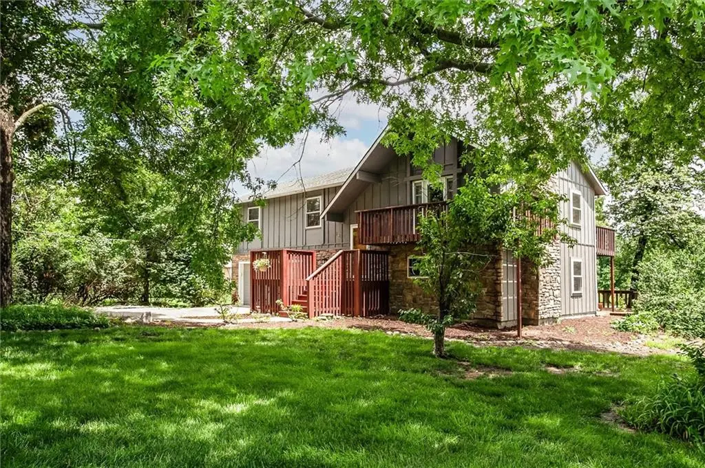 643 N Hemlock ST, Ottawa, KS 66067