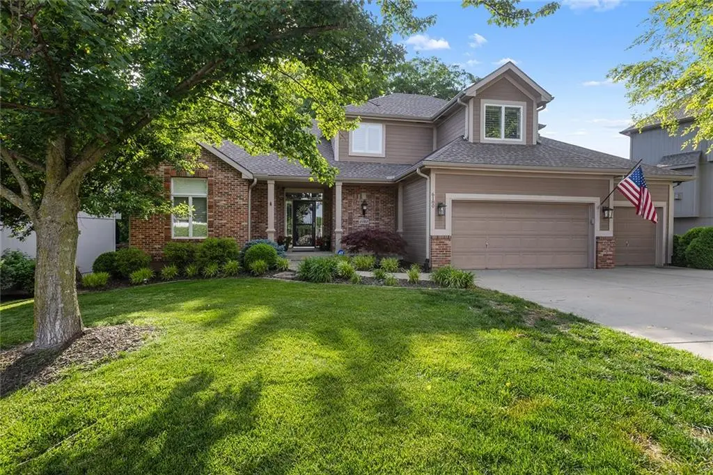 6180 N Nevada AVE, Parkville, MO 64152